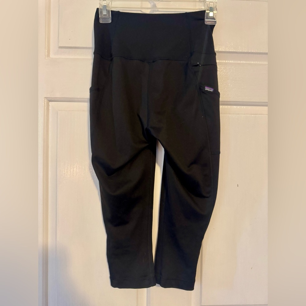 PATAGONIA Black “Pack Out High Rise Cropped Legging”